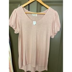 NWT Shiney Pink Balloon Sleeve Light & Comfy Top